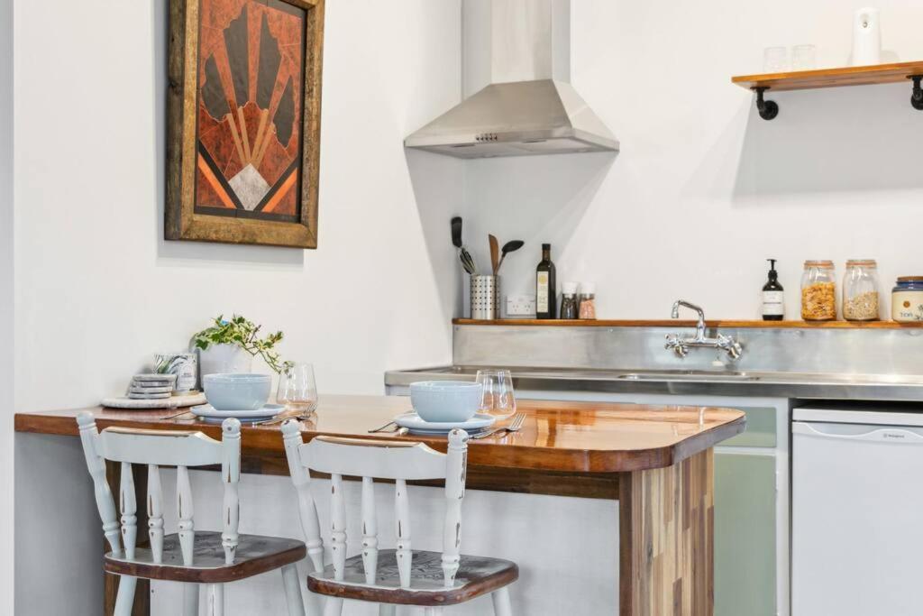 950M To Cbd - Instant Book Tidy Unit Apartment Gisborne Ngoại thất bức ảnh